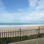 18 Ocean Heights