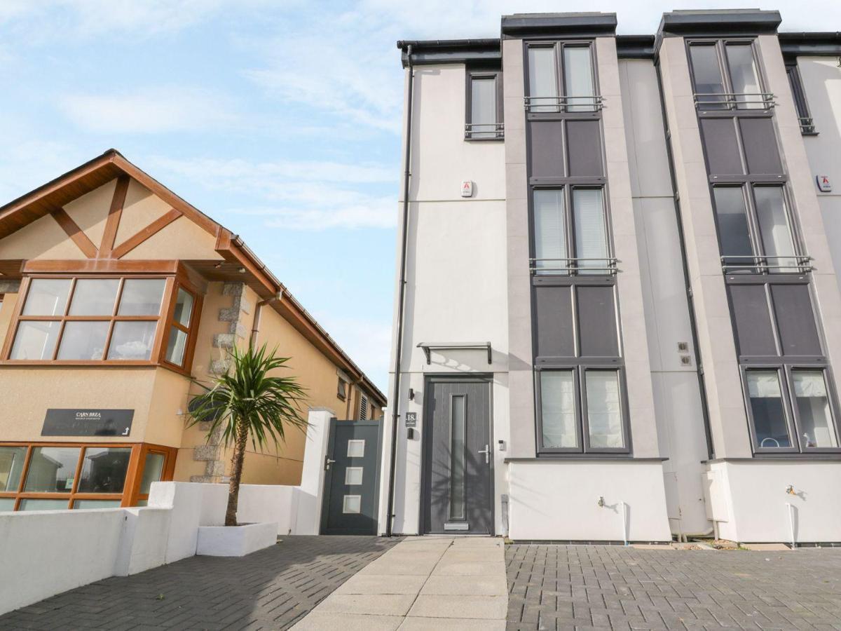 18 Ocean Heights *